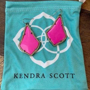 Kendra Scott Alex Gold Drop Earrings in Hot Pink